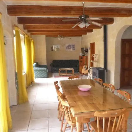 Farmhouse Ta Pawlu Farm stay Xaghra