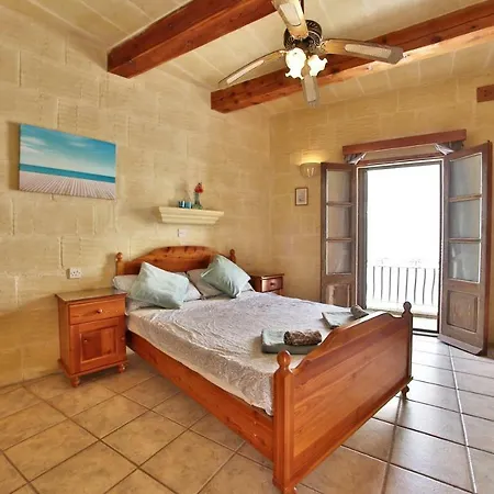 Farmhouse Ta Pawlu Farm stay