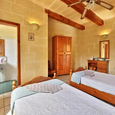 Farm stay Farmhouse Ta Pawlu *