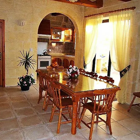 Farmhouse Ta Pawlu Farm stay